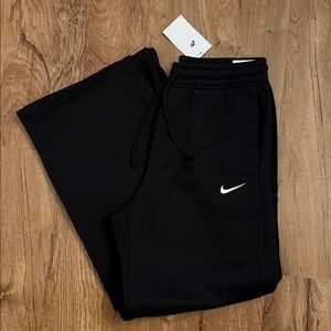 NWT Nike Sportswear Phoenix Fleece Wide Leg Sweatpants